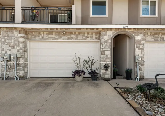 Homes for sale in Burleson, TX | 1217 Summerset Ln, Burleson, TX 76028 | MLS# 21215320