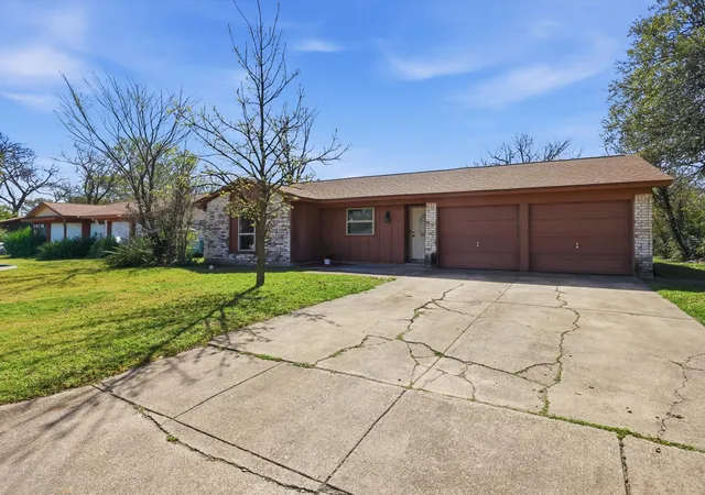 Homes for sale in Denton, TX | 3228 Hummingbird Ln, Denton, TX 76209 | MLS# 21214380