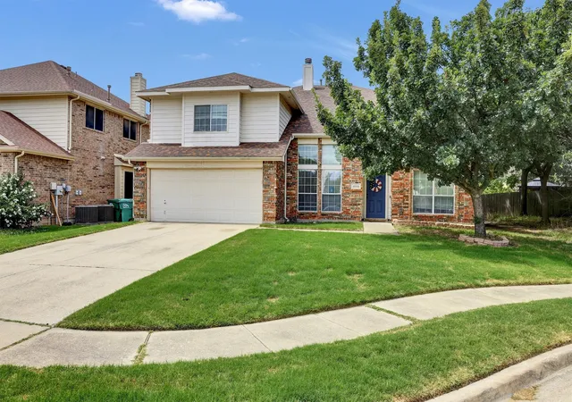 Photo 1 of Single family home for sale at 2109 Hemingway Dr, Denton, TX 76210 | MLS# 21211874 | Listing updated on 2026-08-19