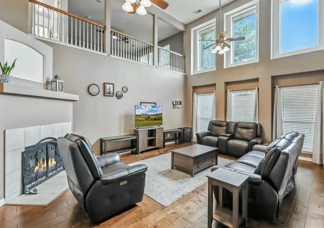 Photo 2 of Single family home for sale at 2109 Hemingway Dr, Denton, TX 76210 | MLS# 21211874 | Listing updated on 2026-08-19