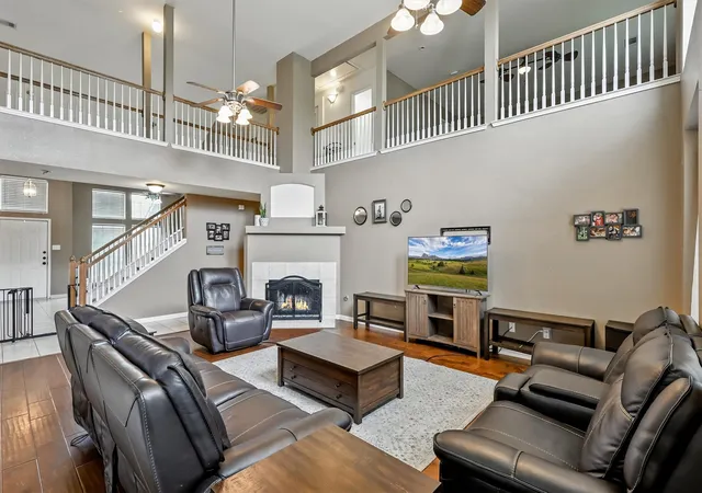 Photo 3 of Single family home for sale at 2109 Hemingway Dr, Denton, TX 76210 | MLS# 21211874 | Listing updated on 2026-08-19