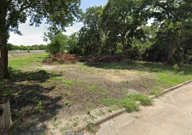 Photo 1 of Land for sale at 201 Neathery St, Farmersville, TX 75442 | MLS# 21215717 | Listing updated on 2026-09-17