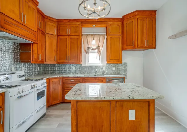 1st image of 1014 W Arlington Ave, Fort Worth, TX 76110 | MLS# 21215418