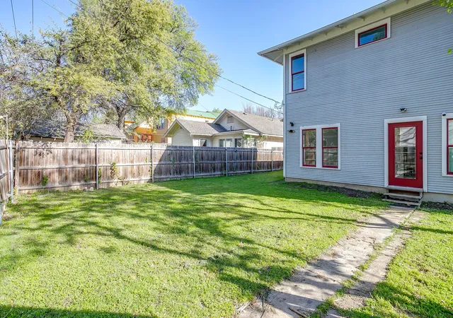 35th image of 1014 W Arlington Ave, Fort Worth, TX 76110 | MLS# 21215418