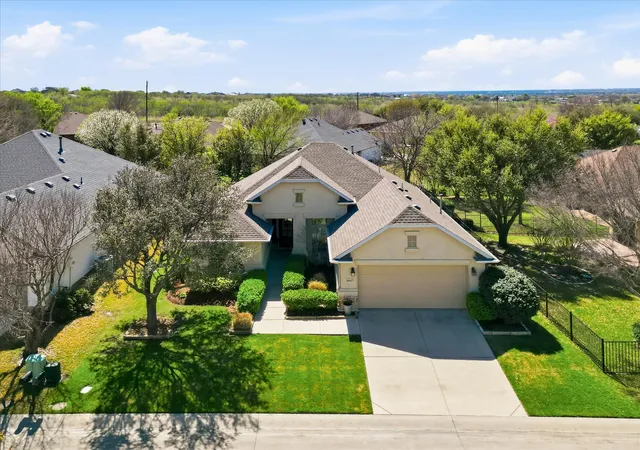 Homes for sale in Denton, TX | 10917 Southerland Dr, Denton, TX 76207 | MLS# 21173804