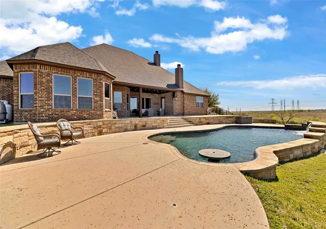 Photo 3 of Single family home for sale at 10301 Los Rios Dr, Fort Worth, TX 76179 | MLS# 21211157 | Listing updated on 2026-08-25
