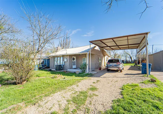Homes for sale in Breckenridge, TX | 903 W Wheeler St, Breckenridge, TX 76424 | MLS# 21210462