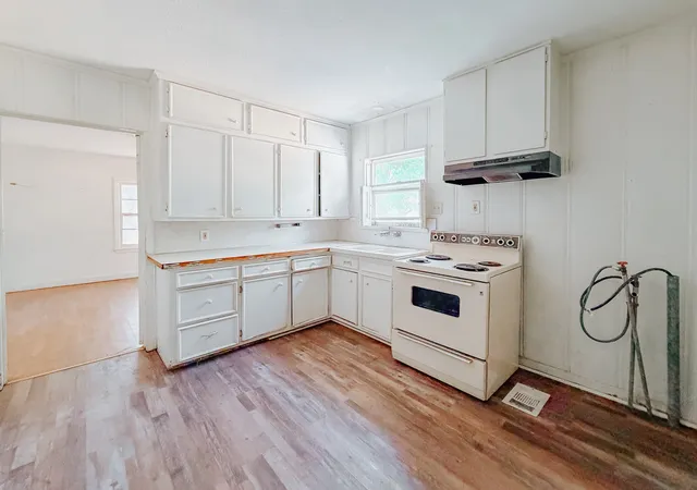 Photo 2 of Single family home for sale at 409 S 31st St, Corsicana, TX 75110 | MLS# 21214234 | Listing updated on 2026-07-21