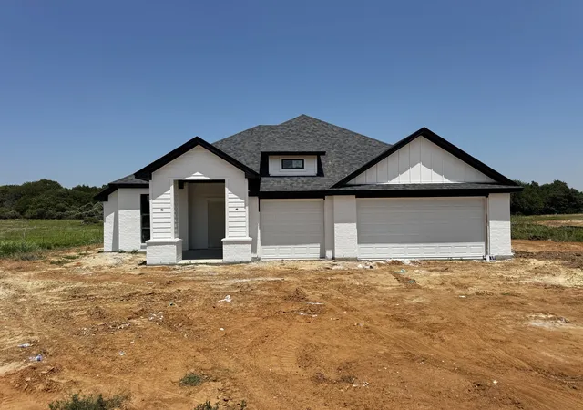 Photo 4 of Single family home for sale at 116 Loveta Ln, Boyd, TX 76023 | MLS# 21216028 | Listing updated on 2026-09-28