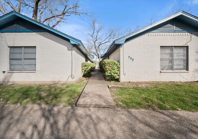Photo 38 of Sale Pending at 700 W 3rd Ave, Corsicana, TX 75110 | MLS# 21215998 | Listing updated on 2026-08-20