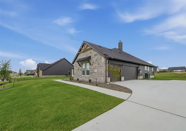 Photo 3 of Single family home for sale at 267 Meadow Vista Dr, Rhome, TX 76078 | MLS# 21216118 | Listing updated on 2026-07-25