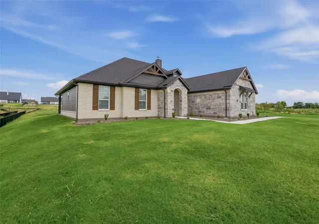 Photo 4 of Single family home for sale at 267 Meadow Vista Dr, Rhome, TX 76078 | MLS# 21216118 | Listing updated on 2026-07-25