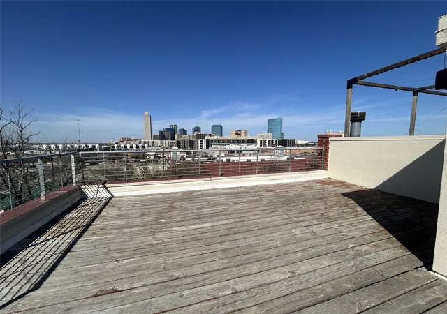 31st image of 829 W Daggett Ave #H, Fort Worth, TX 76104 | MLS# 21216123