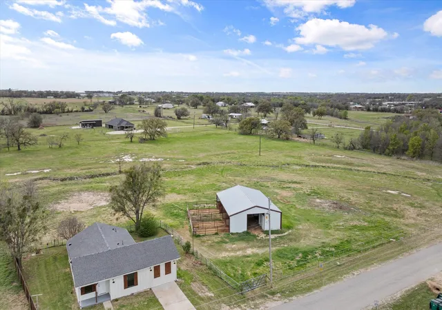 Homes for sale in Tolar, TX | 500 Tolar Cemetery Rd, Tolar, TX 76476 | MLS# 21216170