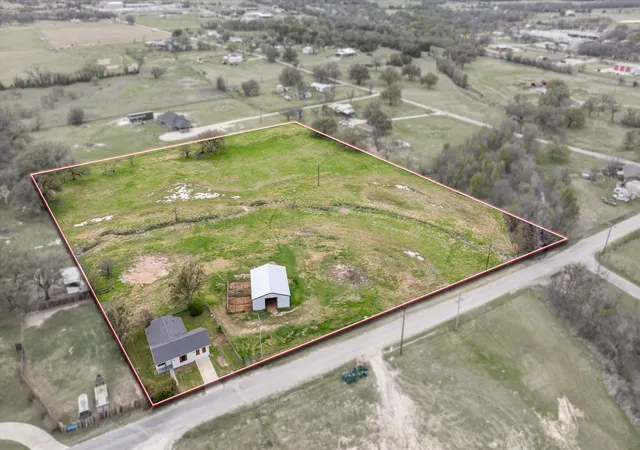 Homes for sale in Tolar, TX | 500 Tolar Cemetery Rd, Tolar, TX 76476 | MLS# 21216170