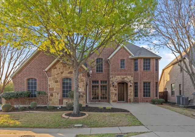 Photo 2 of Single family home for sale at 201 Chatfield Dr, Rockwall, TX 75087 | MLS# 21215147 | Listing updated on 2026-07-27