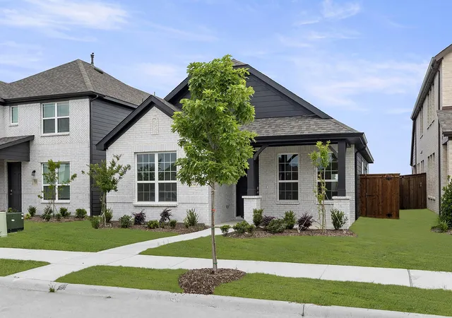 Photo 2 of Sale Pending at 3210 Summerland Dr, Royse City, TX 75189 | MLS# 21216328 | Listing updated on 2026-08-21