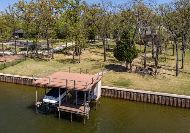Photo 4 of Single family home for sale at 211 Sandpiper Dr, Mabank, TX 75156 | MLS# 21213192 | Listing updated on 2026-09-19