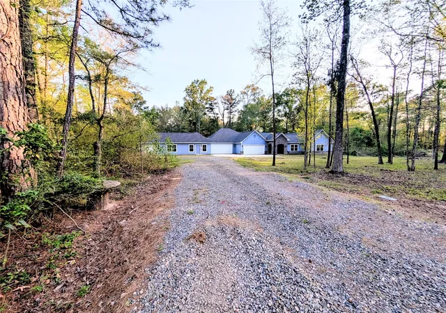 Photo 2 of Single family home for sale at 7417 Weathertop Dr, Shreveport, LA 71107 | MLS# 21216694 | Listing updated on 2026-10-04