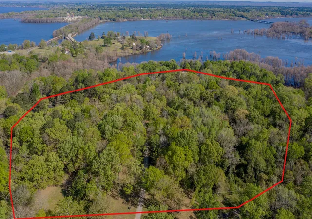 Photo 1 of Single family home for sale at 314 Dilly Rd, Mooringsport, LA 71060 | MLS# 21214252 | Listing updated on 2026-09-17