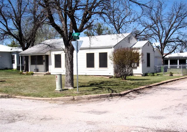 Photo 2 of Sale Pending at 1902 W Dry St, San Saba, TX 76877 | MLS# 21216769 | Listing updated on 2026-07-08