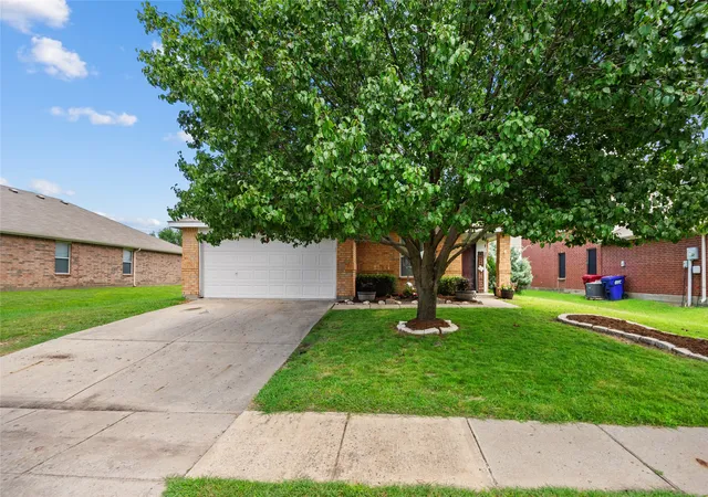 Photo 2 of Single family home for sale at 2708 Redwood St, Royse City, TX 75189 | MLS# 21209692 | Listing updated on 2026-10-02