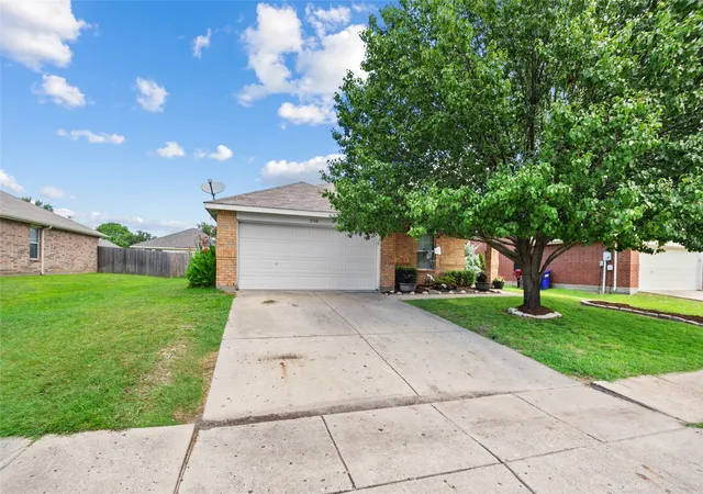 Photo 3 of Single family home for sale at 2708 Redwood St, Royse City, TX 75189 | MLS# 21209692 | Listing updated on 2026-10-02