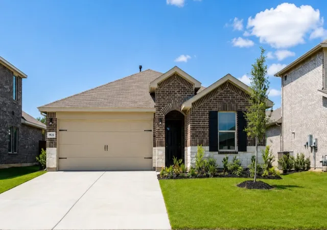Photo 1 of Sale Pending at 1920 Cherokee Ln, Cleburne, TX 76033 | MLS# 21216439 | Listing updated on 2026-08-19