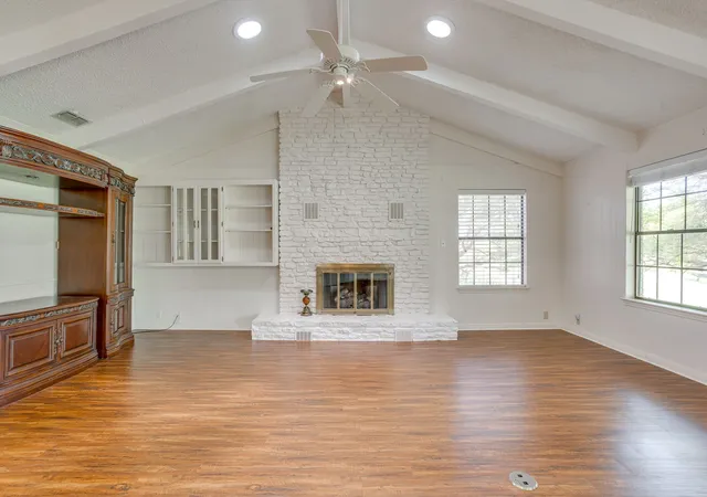 5th image of 4031 Fairway Dr, Granbury, TX 76049 | MLS# 21205622