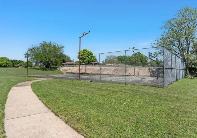 Homes for sale in Robinson, TX | 1049 W Moonlight Dr, Robinson, TX 76706 | MLS# 21217006