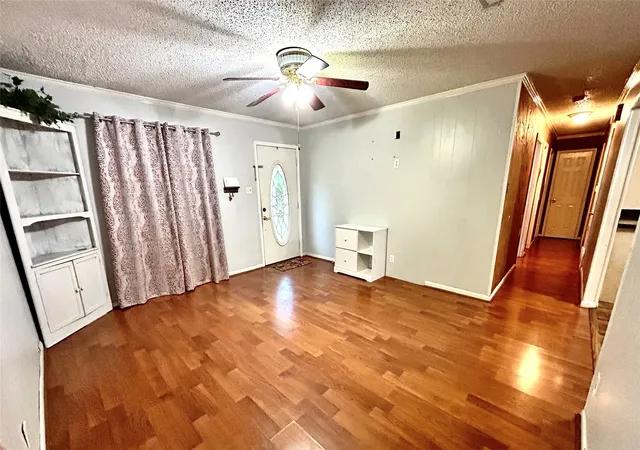 Photo 3 of Single family home for sale at 303 N Caesar St, Ennis, TX 75119 | MLS# 21217131 | Listing updated on 2026-09-17