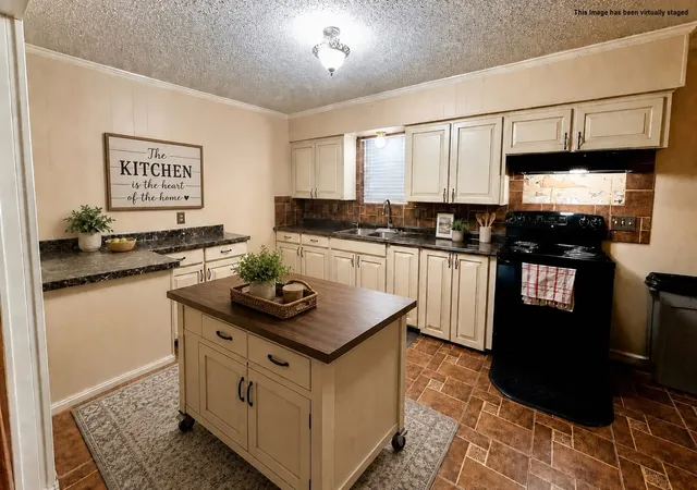 Photo 3 of Single family home for sale at 303 N Caesar St, Ennis, TX 75119 | MLS# 21217131 | Listing updated on 2026-09-17