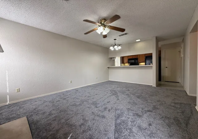 3rd image of 1723 Crest Grove Dr #120B, Arlington, TX 76012 | MLS# 21217152