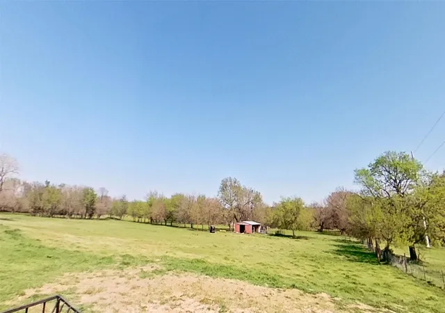Photo 3 of Manufactured home for sale at 3314 Jay Bird Ln, Springtown, TX 76082 | MLS# 21217038 | Listing updated on 2026-08-03