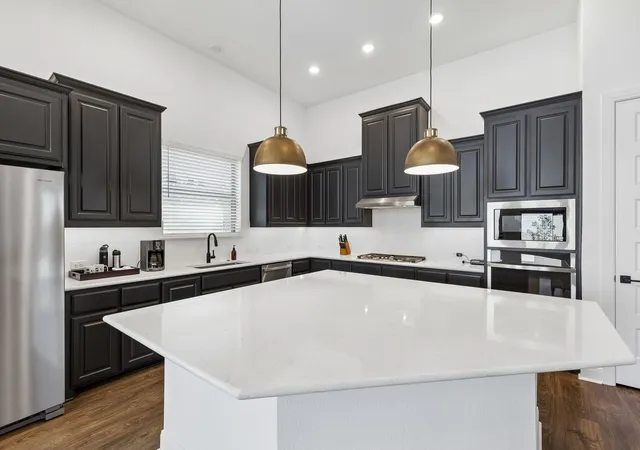 2nd image of 6221 Escarpment Dr, Fort Worth, TX 76112 | MLS# 21176083