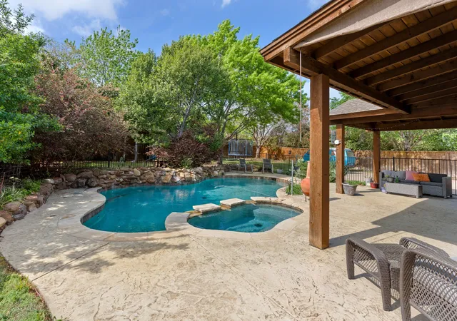 Photo 3 of Sale Pending at 416 Love Bird Ln, Murphy, TX 75094 | MLS# 21217167 | Listing updated on 2026-05-10