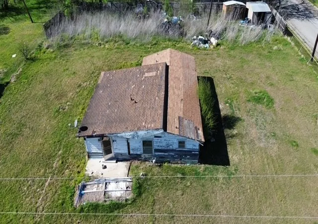 Photo 2 of Single family home for sale at 807 E 17th Ave, Corsicana, TX 75110 | MLS# 21217200 | Listing updated on 2026-08-17
