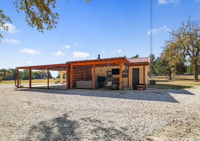 Homes for sale in Whitesboro, TX | 595 Navajo Rd, Whitesboro, TX 76273 | MLS# 21217118