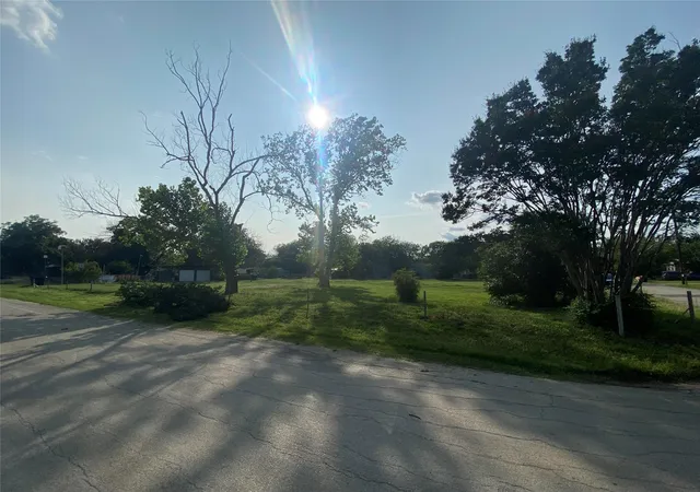 Photo 3 of Sale Pending at 1701 Dallas St, Brownwood, TX 76801 | MLS# 21215030 | Listing updated on 2026-10-02
