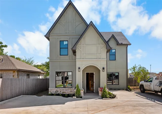 Photo 1 of Sale Pending at 2700 S 2nd #J, Waco, TX 76706 | MLS# 21217280 | Listing updated on 2026-10-06
