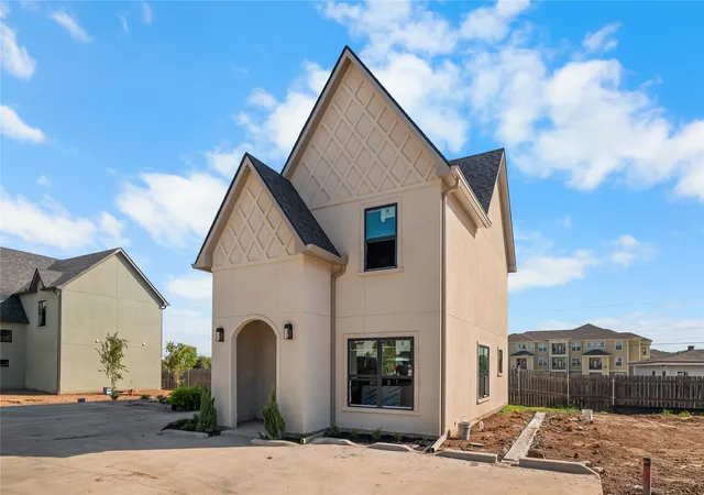 Photo 1 of Single family home for sale at 2700 S 2nd #I, Waco, TX 76706 | MLS# 21217291 | Listing updated on 2026-09-21