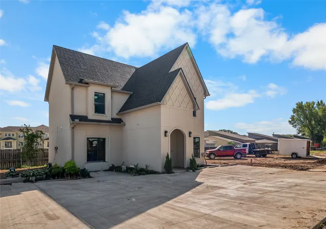 Photo 2 of Single family home for sale at 2700 S 2nd #I, Waco, TX 76706 | MLS# 21217291 | Listing updated on 2026-09-21