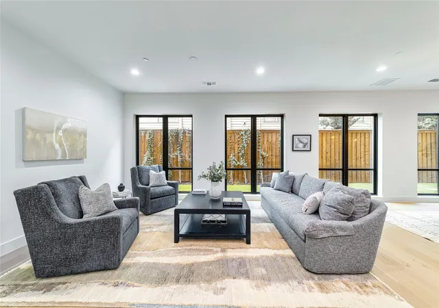 Photo 3 of Condo for sale at 3601 Routh St #1B, Dallas, TX 75219 | MLS# 21217293 | Listing updated on 2026-10-05