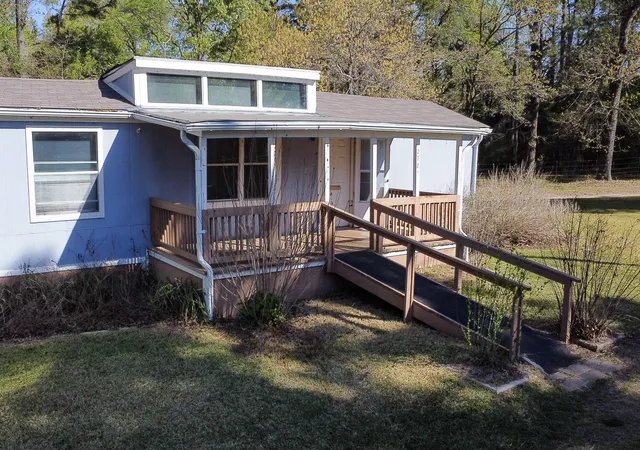 Photo 3 of Manufactured home for sale at 2781 Lake Breeze Dr, Chandler, TX 75758 | MLS# 21217206 | Listing updated on 2026-09-18