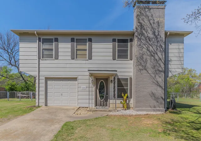 Homes for sale in Gordonville, TX | 544 Rose Cir, Gordonville, TX 76245 | MLS# 21216216