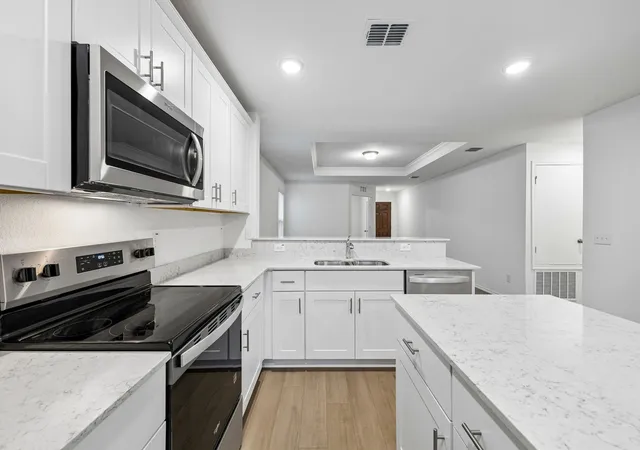 Photo 3 of Single family home for sale at 1076 Clear Dusk Ln, Forney, TX 75126 | MLS# 21217488 | Listing updated on 2026-10-07