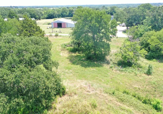 Homes for sale in Mabank, TX | 381b Paddock Dr #B, Mabank, TX 75156 | MLS# 21216343