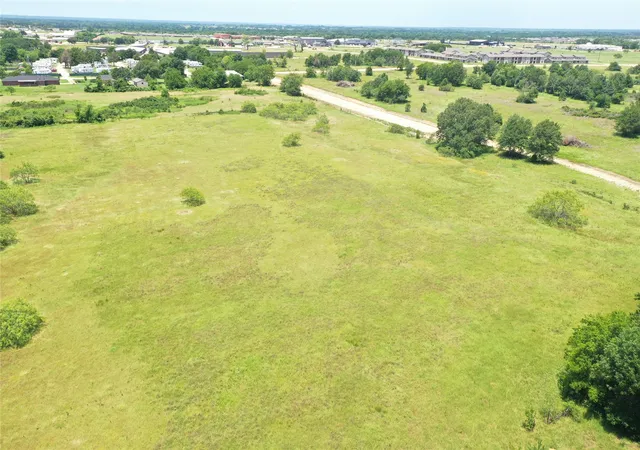 Homes for sale in Mabank, TX | 381C Paddock Dr #C, Mabank, TX 75156 | MLS# 21216352