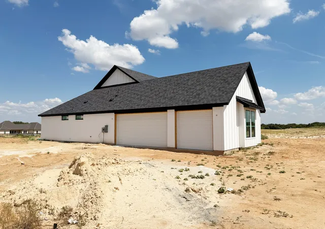 Photo 2 of Single family home for sale at 137 Lula Ln, Boyd, TX 76023 | MLS# 21217395 | Listing updated on 2026-09-28