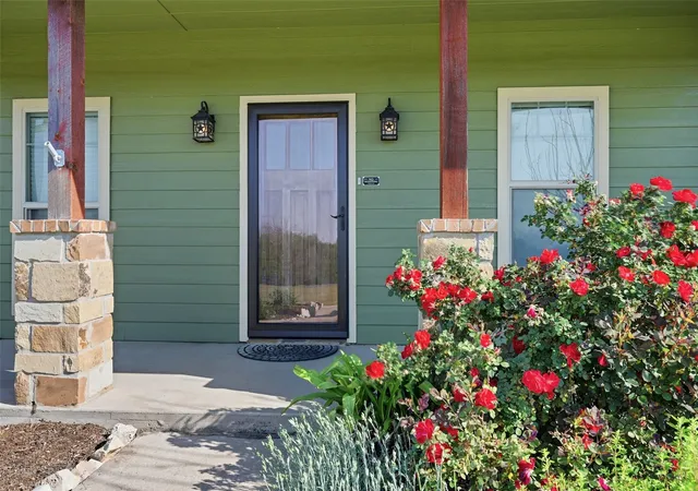 Photo 3 of Single family home for sale at 785 Schneider Rd, Howe, TX 75459 | MLS# 21217147 | Listing updated on 2026-07-25